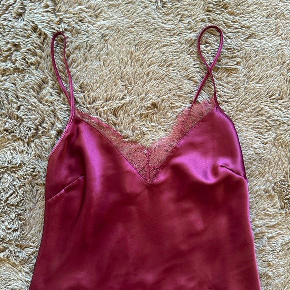 Shimmer Lace VS Top - Picture 2 of 8